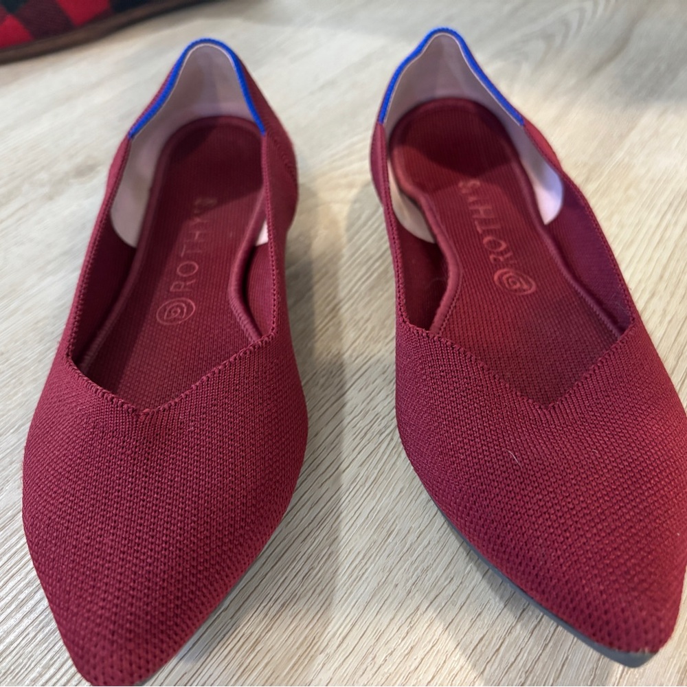 Red Pointed Flats